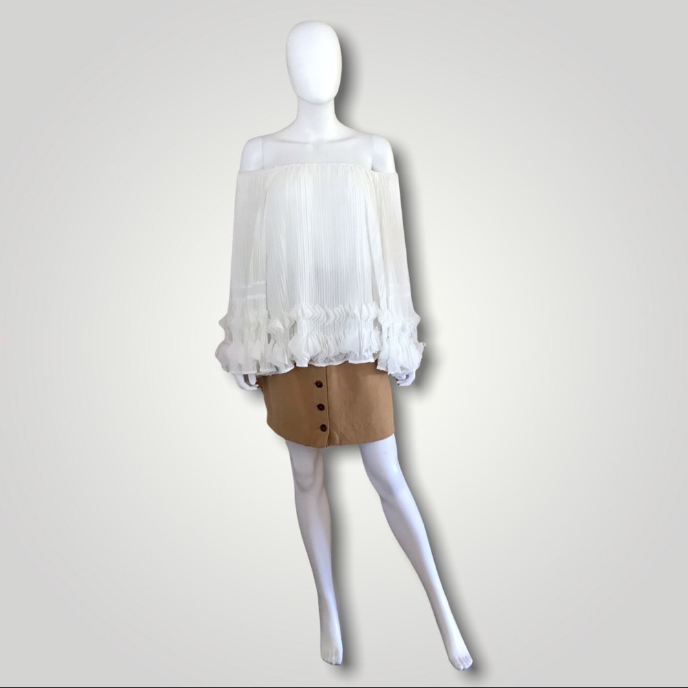 Line & Dot White Long SleeveTop